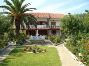  Villa Tonia Apartments  Саарти 